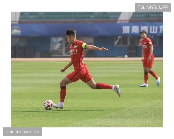中国男足集训重点打磨攻防细节备战世预赛